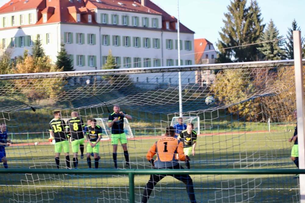 Die Erste: Punkteteilung in der Mittelsachsenliga - 3:3 gegen Langhennersdorf - 31.10.2021